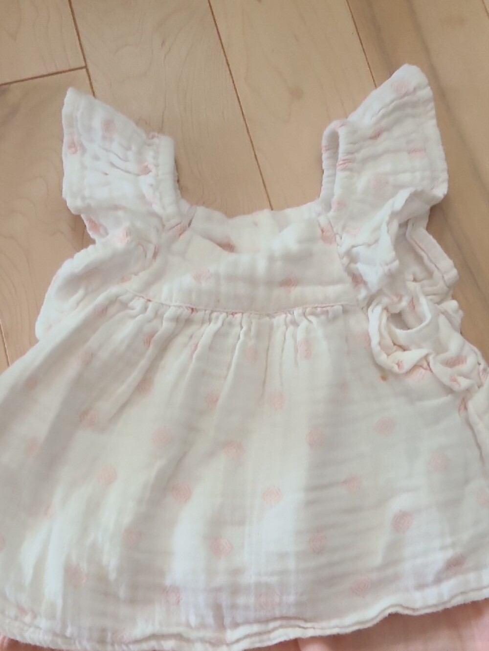 GAP Cream Ruffle Top & Light Pink Muslin Pants - Picture 4 of 6